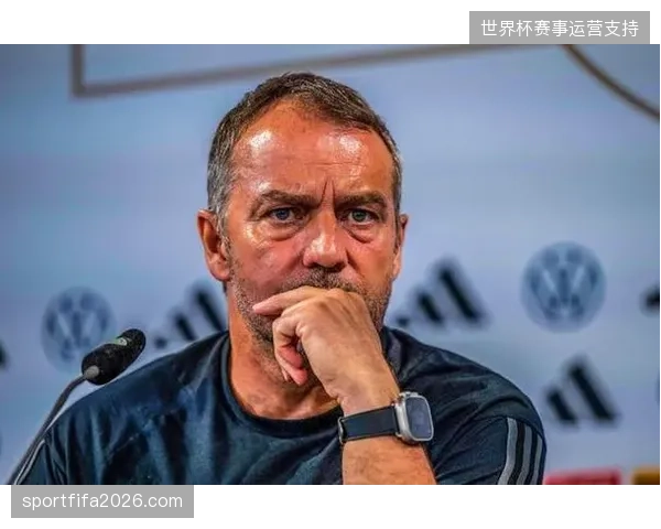 埃里克·加西亚凭借出色的出球能力和防守意识，成为弗里克体系后场核心